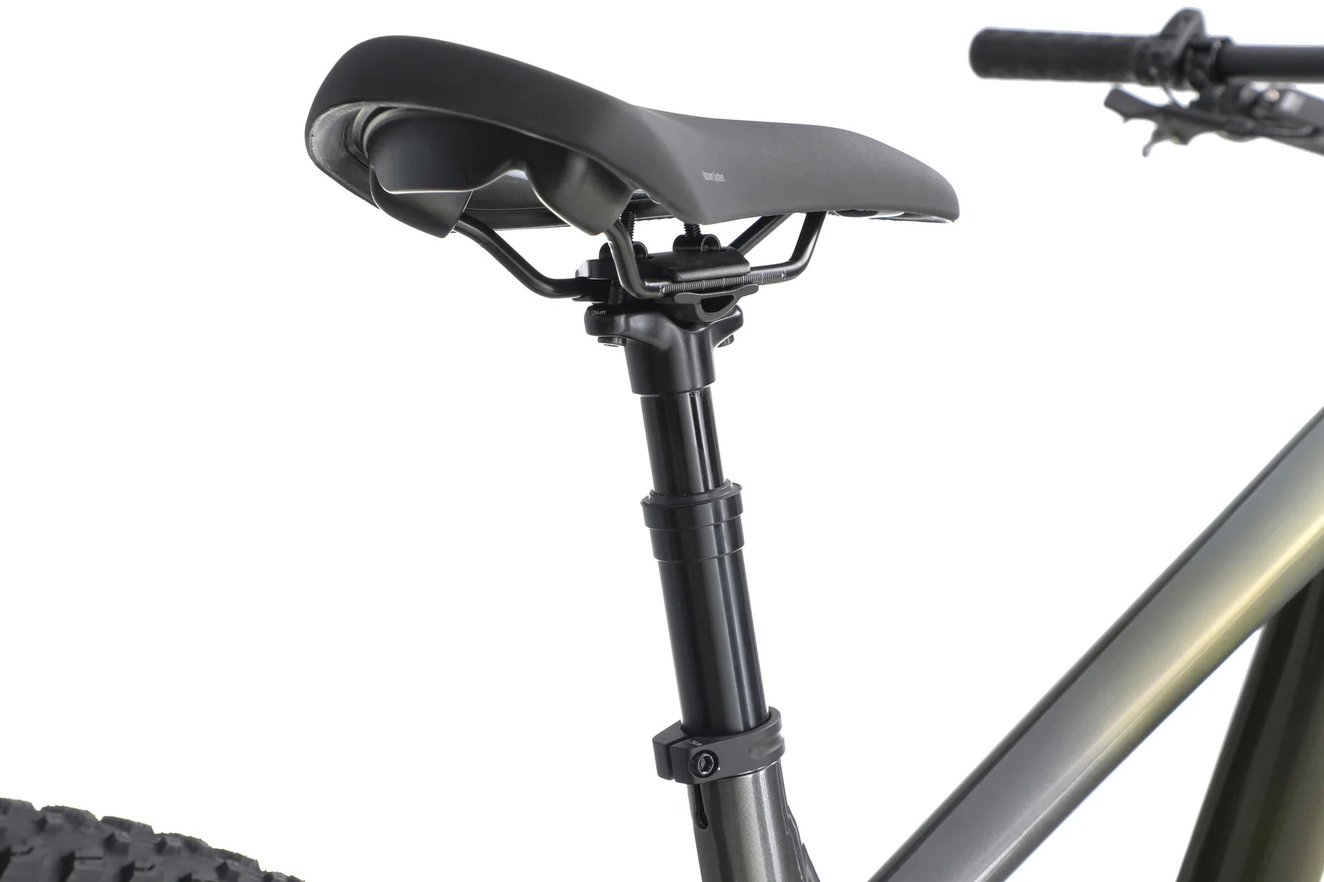 Close up of Aventon Ramblas dropper seat post and seat